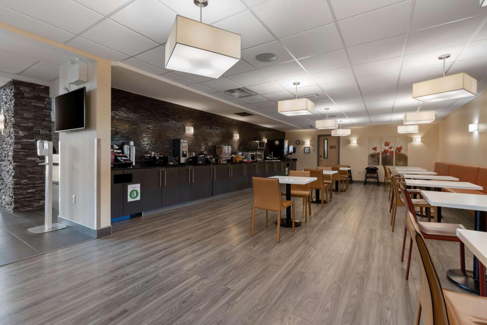 ססקאטון Best Western Plus Airport Inn & Suites מראה חיצוני תמונה
