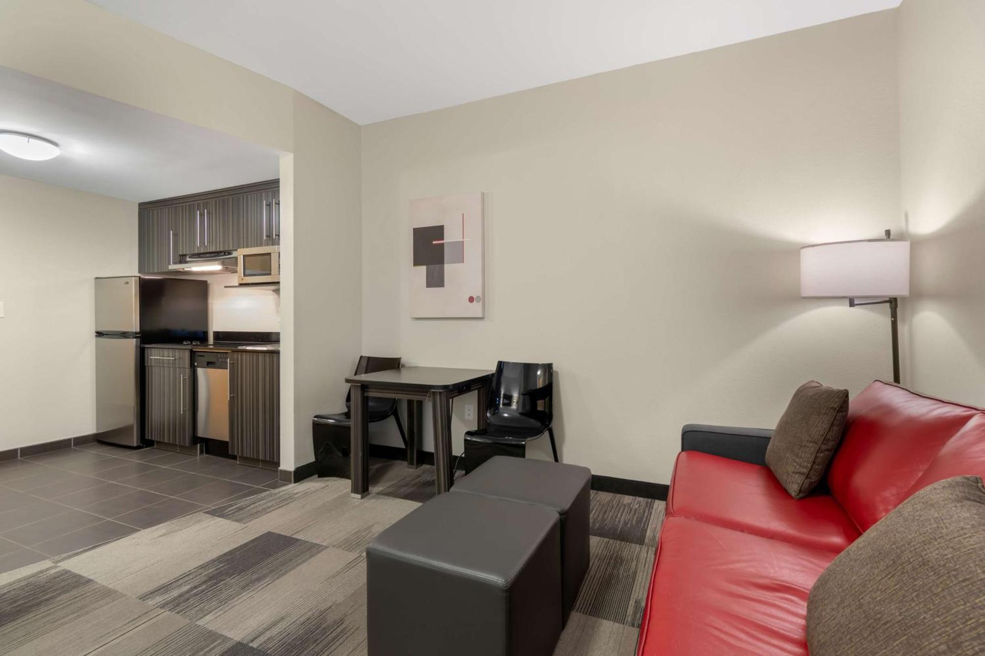 ססקאטון Best Western Plus Airport Inn & Suites מראה חיצוני תמונה