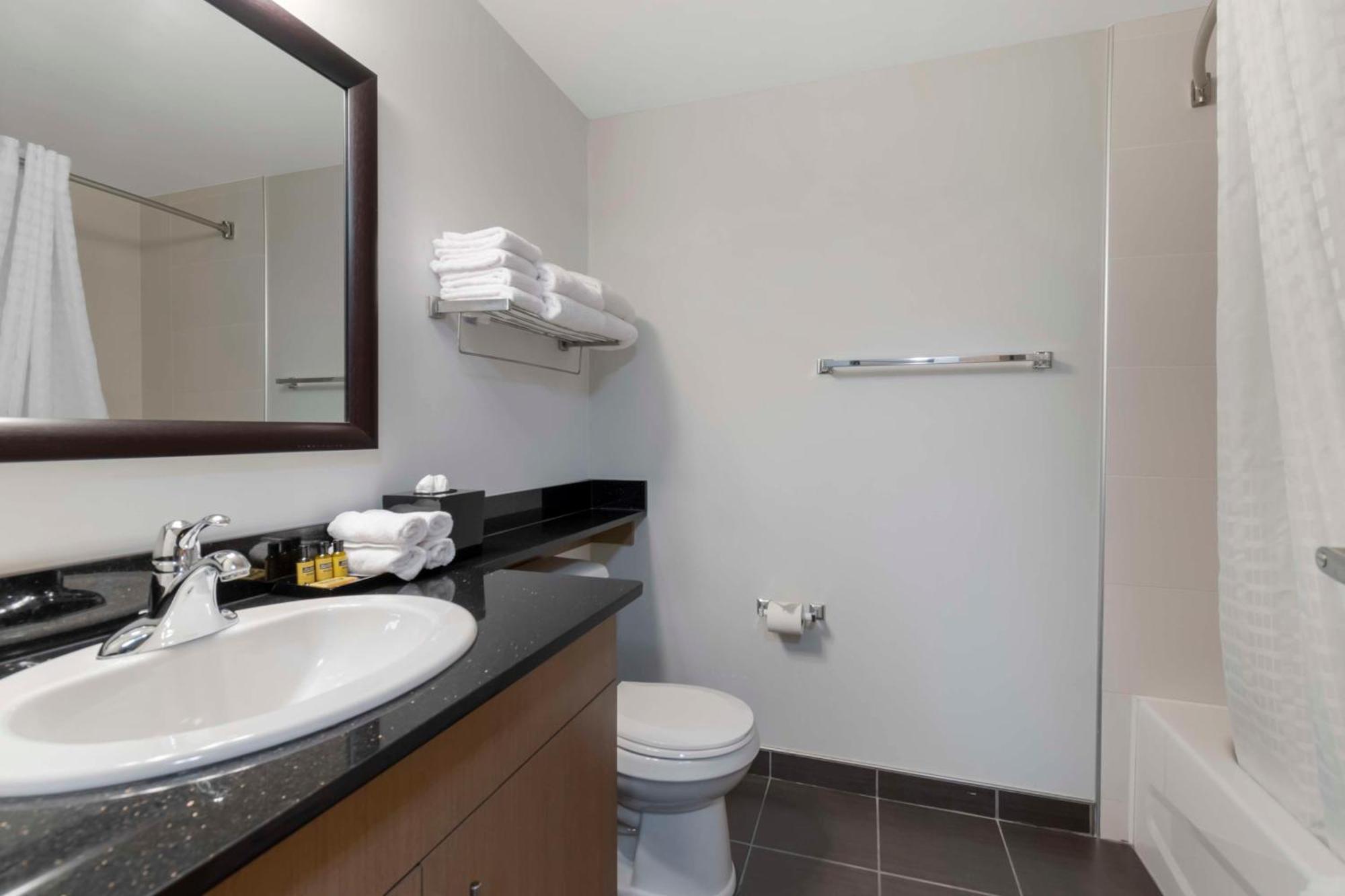 ססקאטון Best Western Plus Airport Inn & Suites מראה חיצוני תמונה