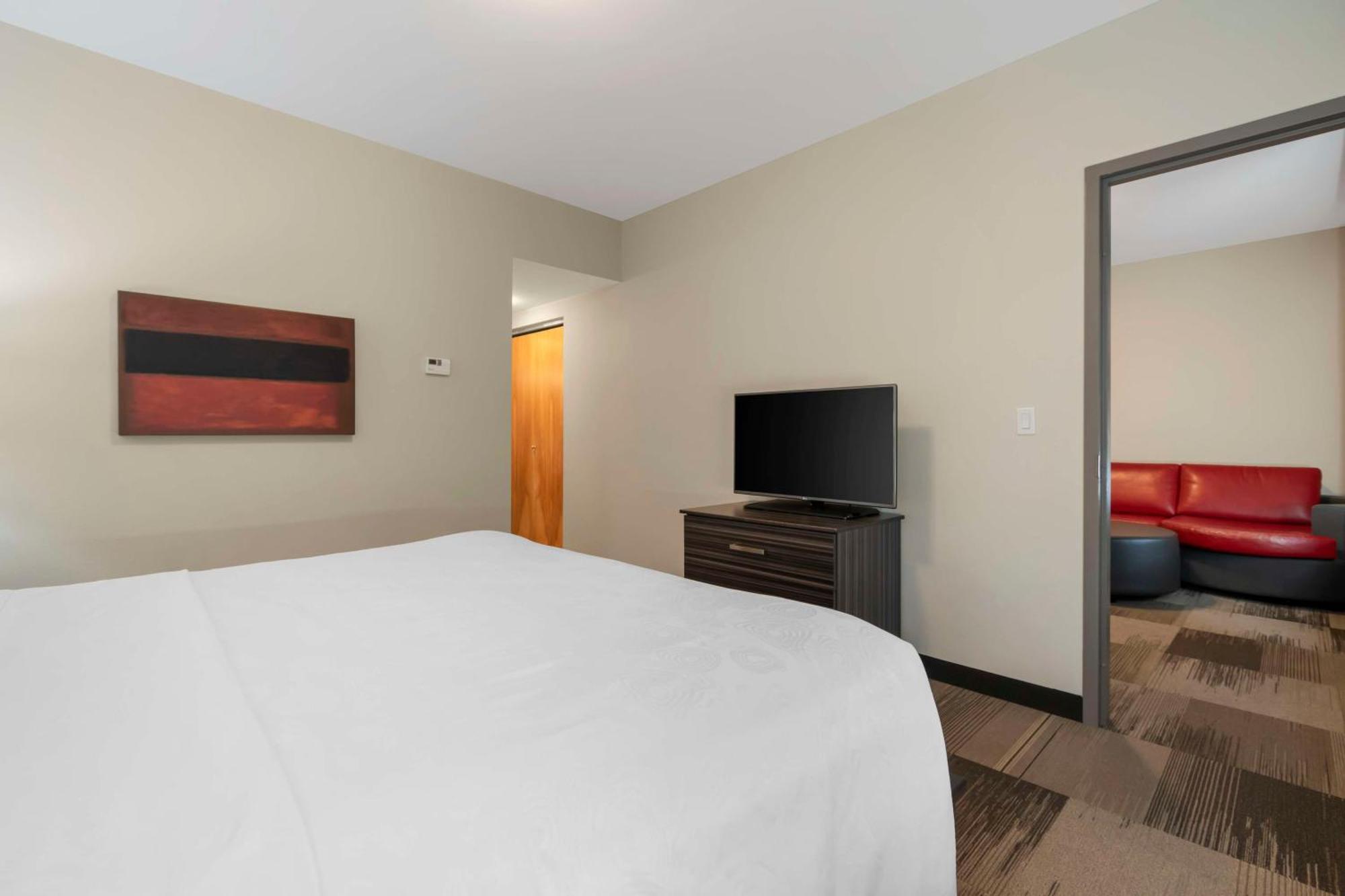 ססקאטון Best Western Plus Airport Inn & Suites מראה חיצוני תמונה