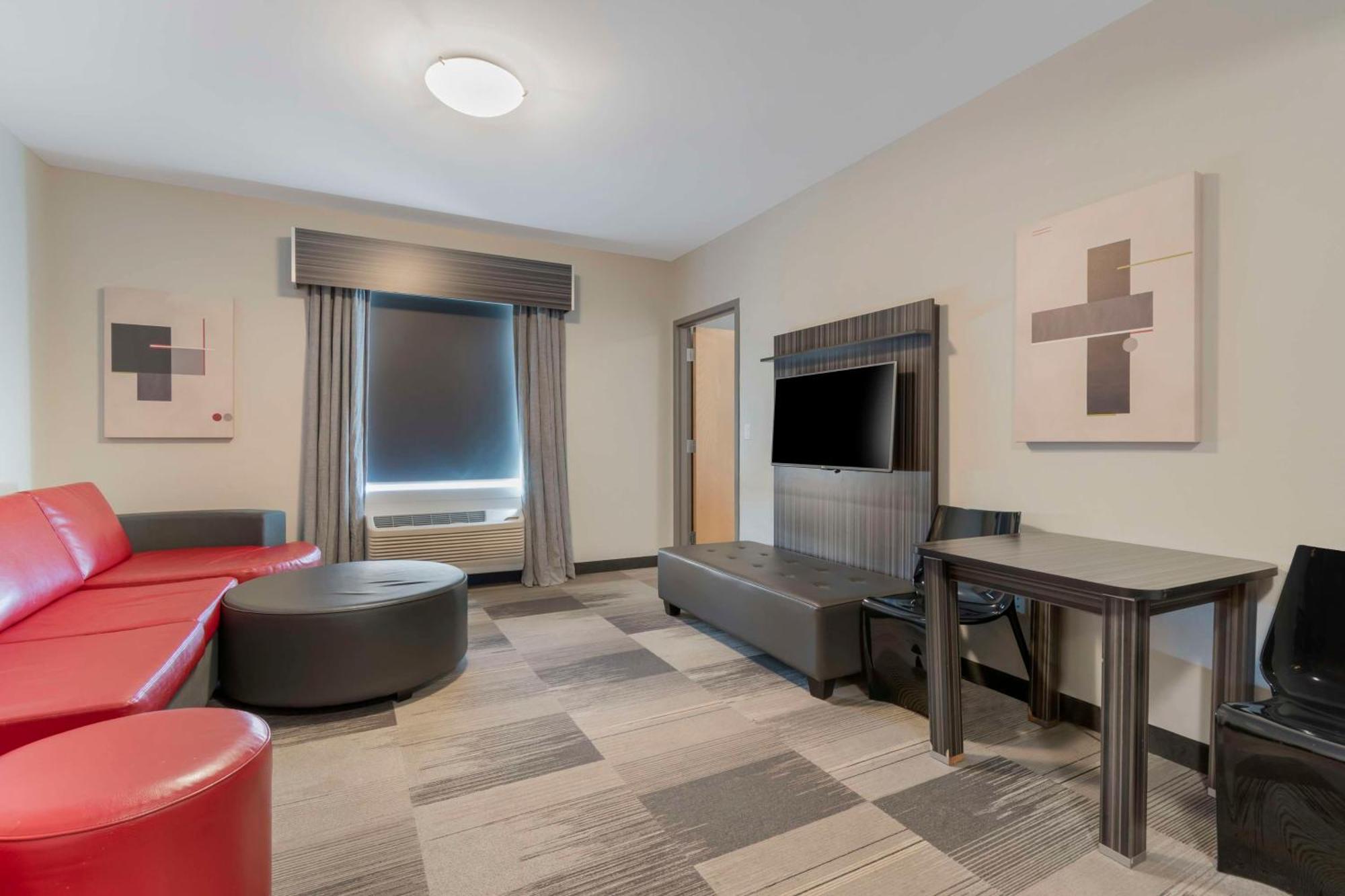 ססקאטון Best Western Plus Airport Inn & Suites מראה חיצוני תמונה