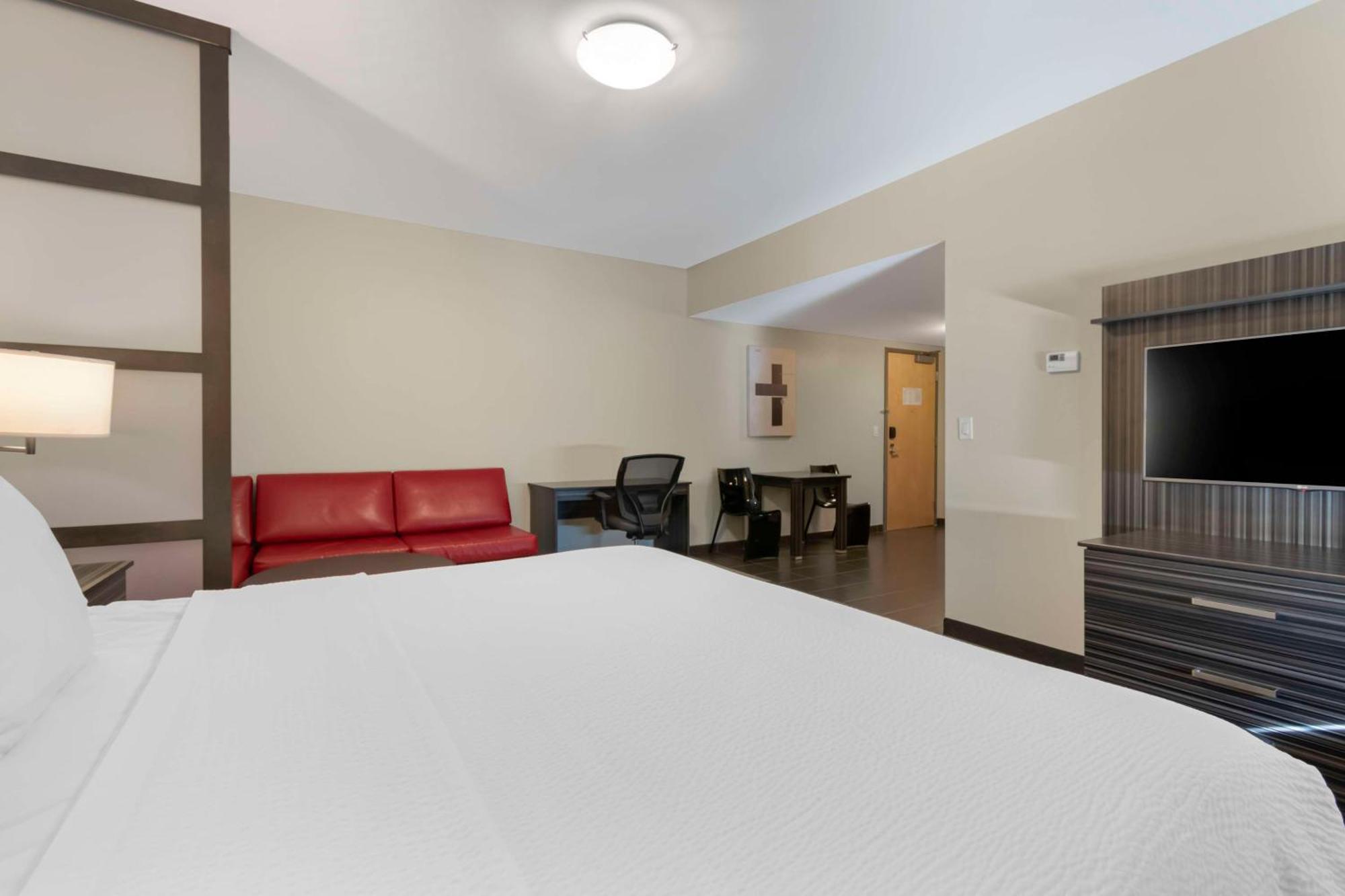 ססקאטון Best Western Plus Airport Inn & Suites מראה חיצוני תמונה