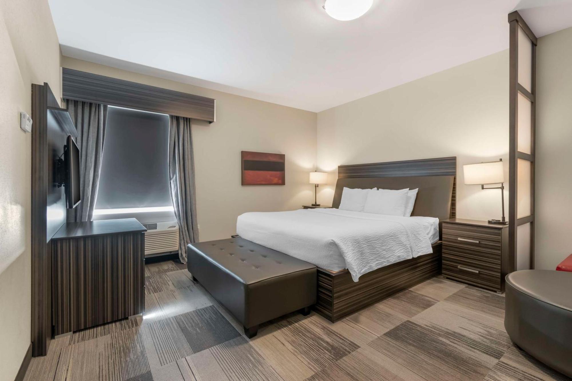 ססקאטון Best Western Plus Airport Inn & Suites מראה חיצוני תמונה